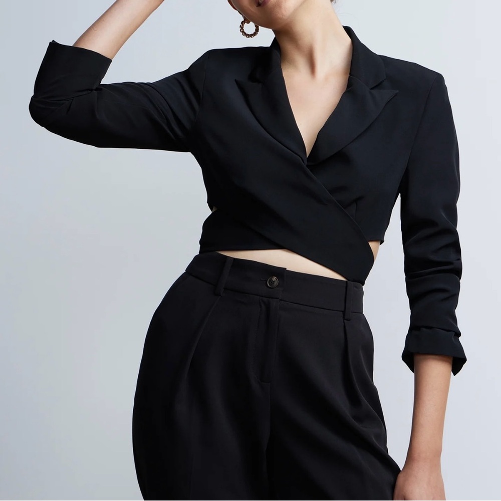 Black wrap crop blazer XXL